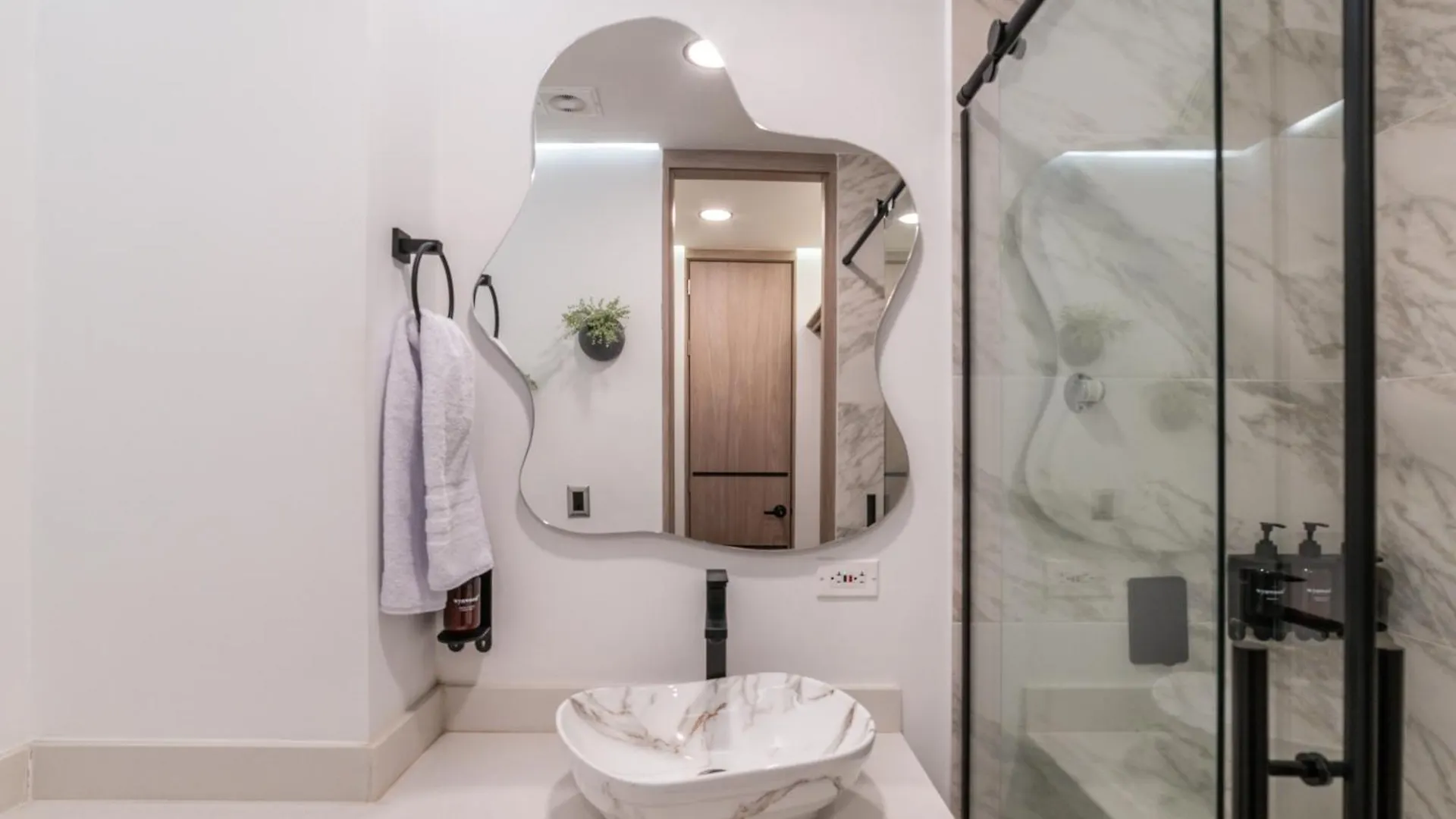 Апартаменты Castelmola By Wynwood House Медельин Колумбия